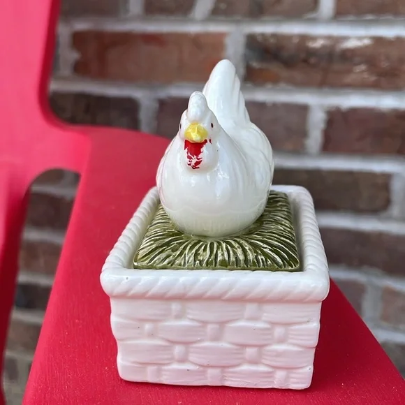 Ceramic Chicken Trinket Box Mini Made in Japan Hen on a Nest Small - Picture 3 of 7